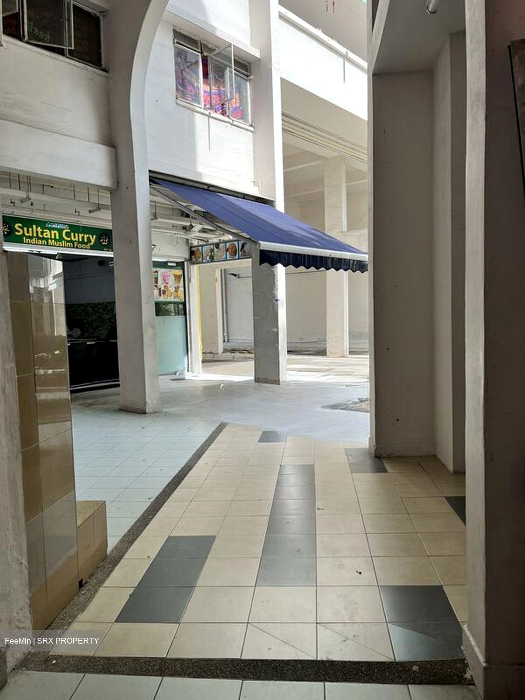 Silat Avenue (D3), Retail #524580261